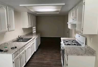 Main picture of 1741 Kings Dr