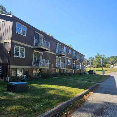 Main picture of 1852 S Lincoln Ave