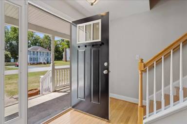 Main picture of 400 Derbycreek Ln