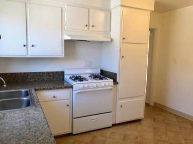 Main picture of 2559 Sunset Dr