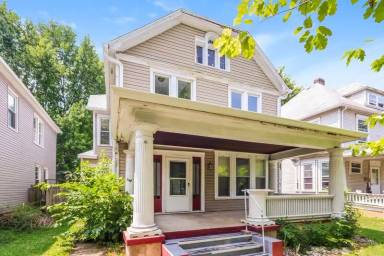 Main picture of 105 Rockwood Ave