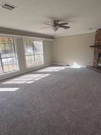 Main picture of 1925 Saturn St