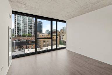 Main picture of 179 W Huron St