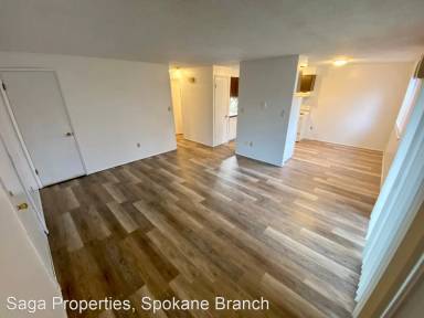 Main picture of 702 S Oak St