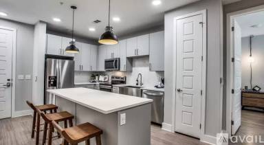 Main picture of 924 Shady Ln