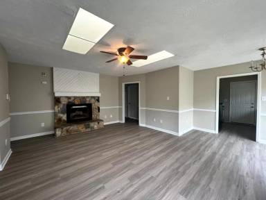 Main picture of 544 Auburndale Ln