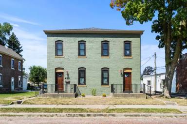 Main picture of 420 W 4th St