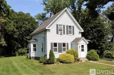 Main picture of 26 E Main St