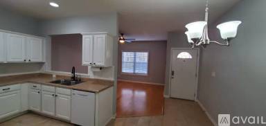 Main picture of 111 Maddux Ln