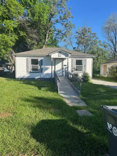 Main picture of 3821 Homan Ave