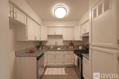 Main picture of 3401 Ramona