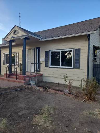 Main picture of 3153 E Grant Ave