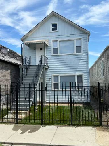 Main picture of 4517 S Marshfield Ave