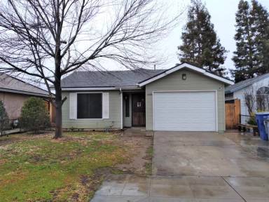 Main picture of 4556 W Yale Ave