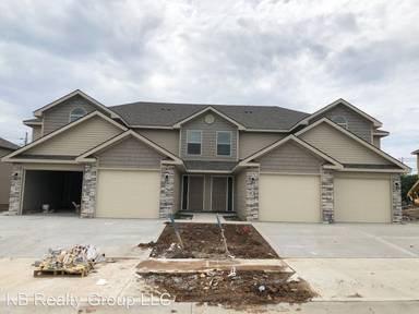 Main picture of Traditions Townhomes Apartments