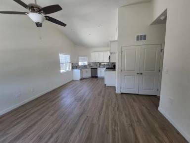Main picture of 8606 Grandy St