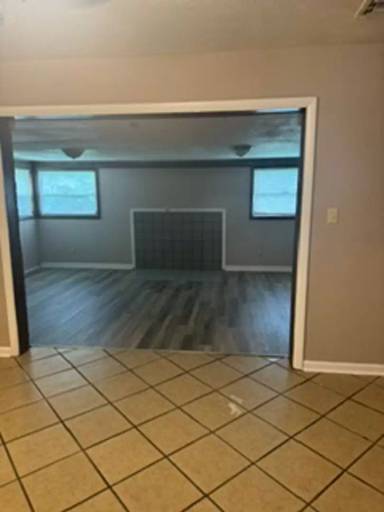Main picture of 5 Baker Ct