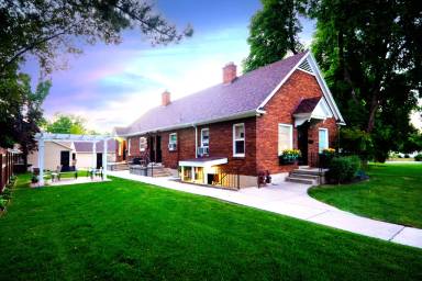 Main picture of 2550 S Highland Dr