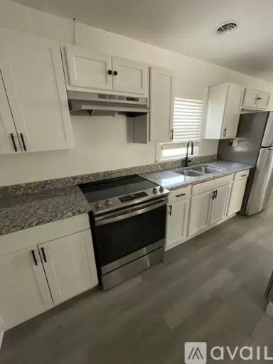 Main picture of 401 Pleasant St