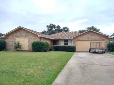 Main picture of 1541 Maplewood Dr
