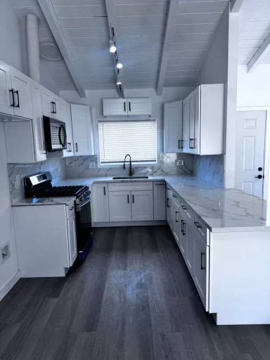 Main picture of 4702-4734 Avocado Ave