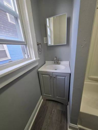 Main picture of 168 Chelsea Ave