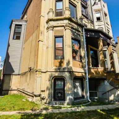 Main picture of 4028 S King Dr