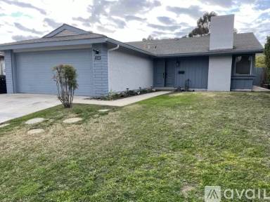 Main picture of 11048 Avenida del Gato