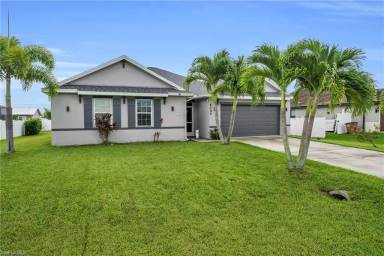 Main picture of 4131 SW 19th Pl