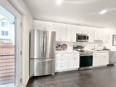 Main picture of 10215 Evanston Ave N
