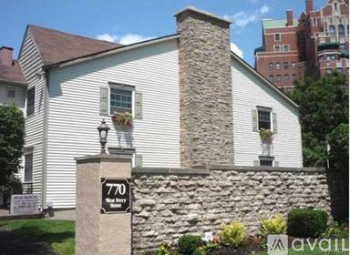Main picture of 770 W Ferry St