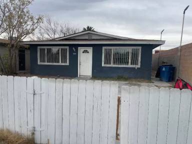 Main picture of 844 W Lake Mead Blvd