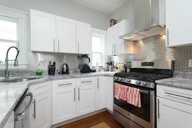 Main picture of 44 Holyoke Rd