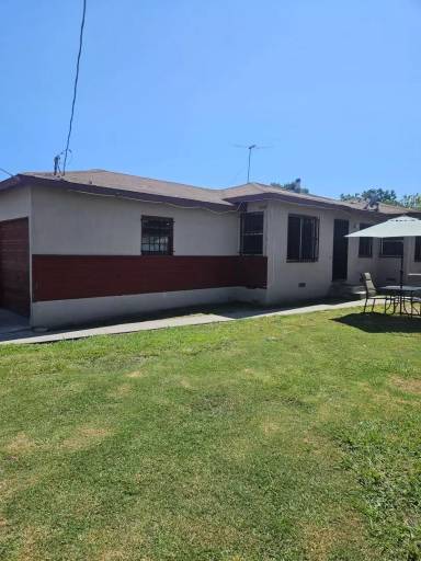 Main picture of 12427 Peach St