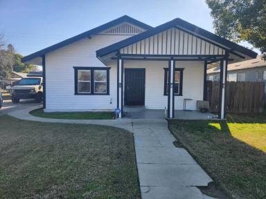 Main picture of 765 E San Joaquin Ave