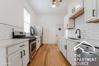 Main picture of 2414 N Francisco Ave