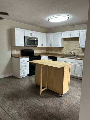 Main picture of 3824 Saxon Dr