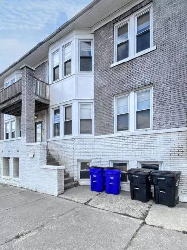 Main picture of 9429 Brush St