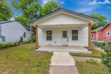 Main picture of 1216 Gibbons St