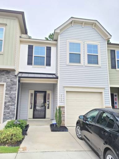 Main picture of 2911 Benevolence Dr