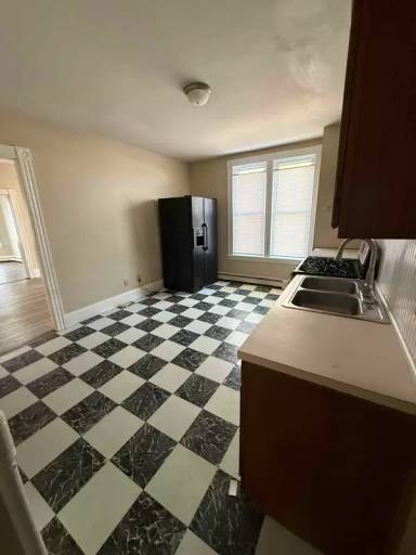 Main picture of 86 Beacon Ave
