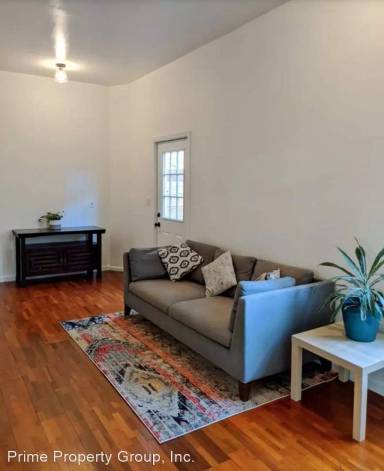 Main picture of 3249 Prentiss St