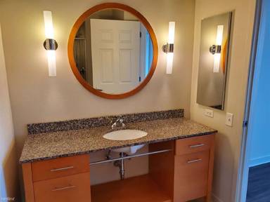 Main picture of Essex on the Park