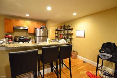 Main picture of 72 Egmont St