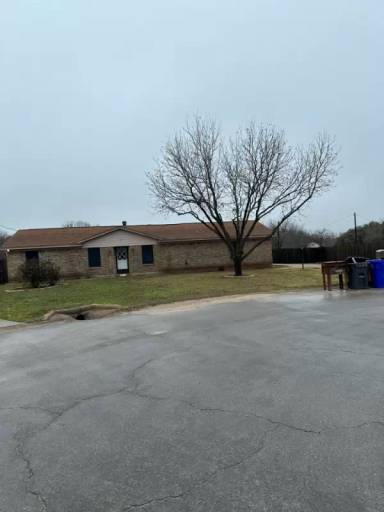 Main picture of 409 Skyline Cir