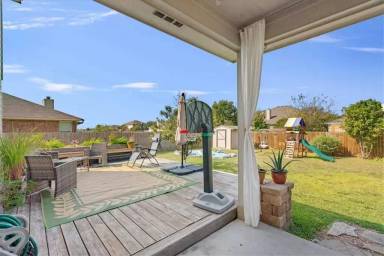 Main picture of 105 Castle Dr