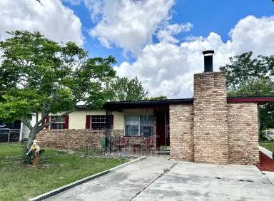 Main picture of 1212 Vonderay Rd