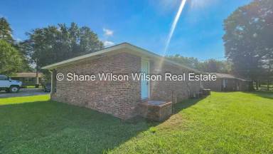 Main picture of 41 Sherry Ct
