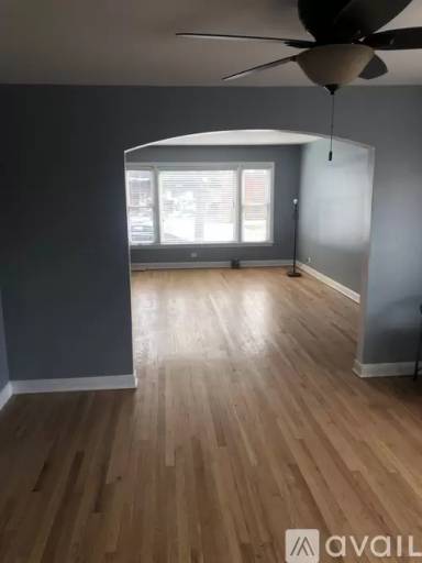 Main picture of 2344 W 107th St