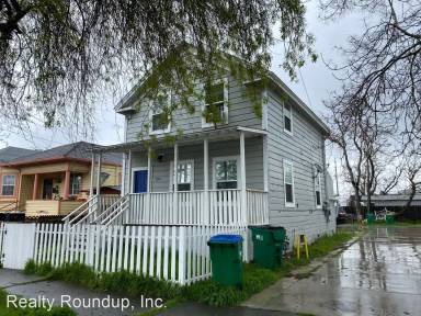 Main picture of 530 S Sierra Nevada St